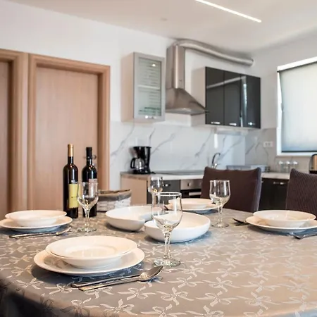 Apartment Bilic S *